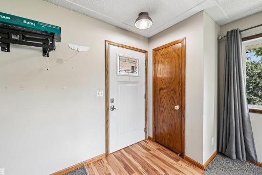 8-web-or-mls-Main Ave NE-S2807-008.jpg