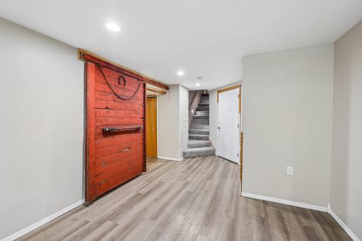 32-web-or-mls-Main Ave NE-S2807-032.jpg