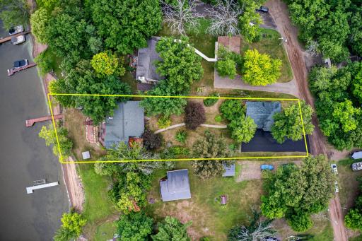 17365-SunsetTrail-LOTLINES.jpg. Here's a guide on approximate lot lines but not a survey or exact.