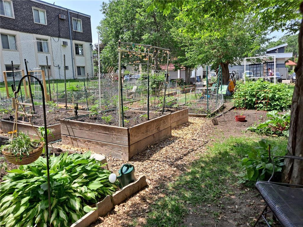 Community Garden-no lease. Seller will have removed prior to a closing.