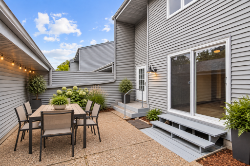 2646 Mackubin Street, Roseville, MN 55113