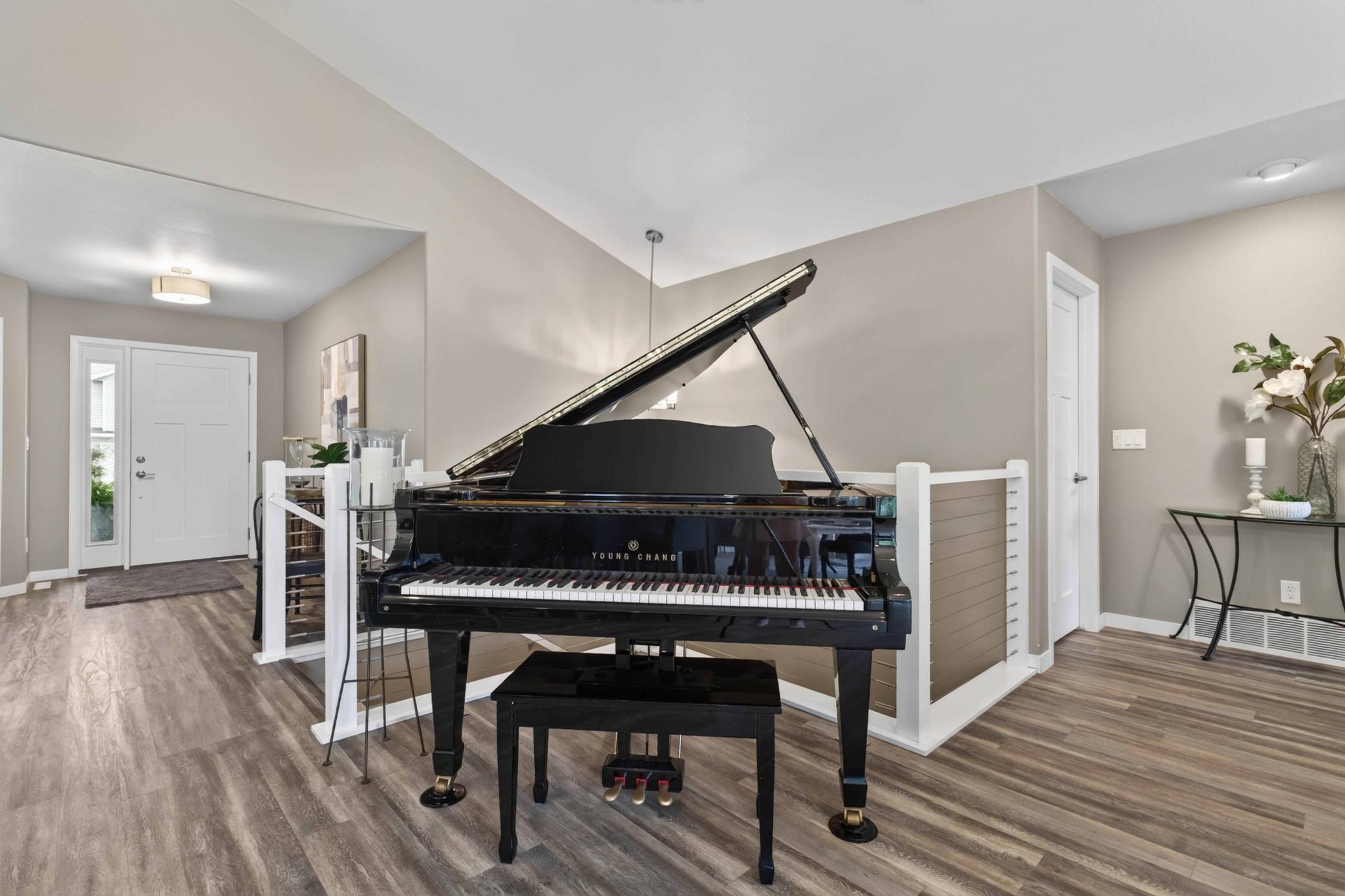 2626 6th St W WF-219.jpg