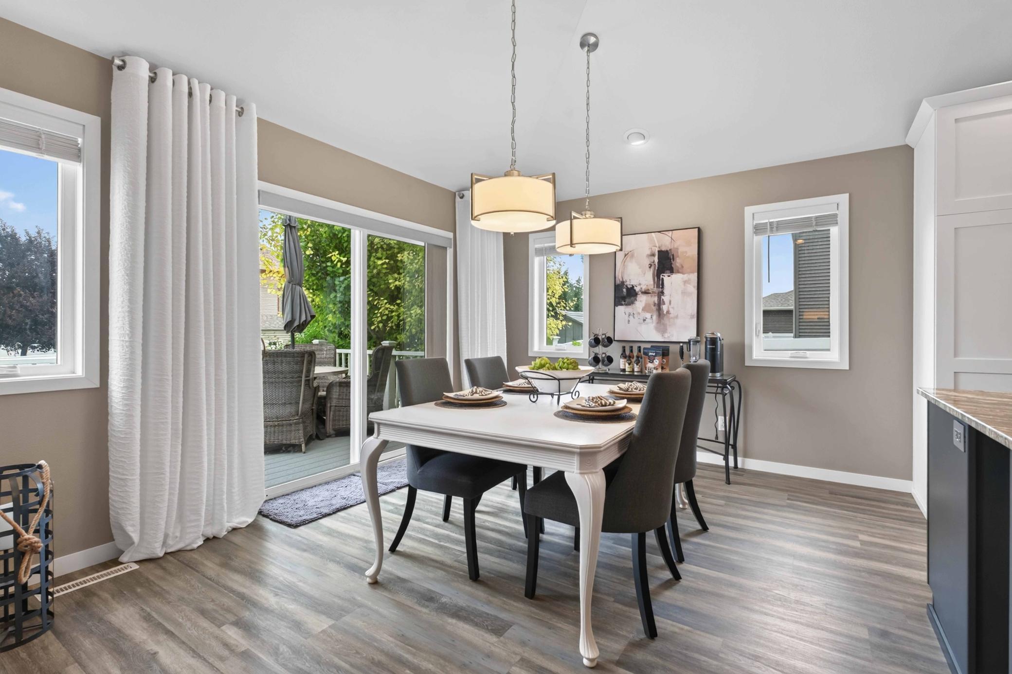 2626 6th St W WF-215.jpg