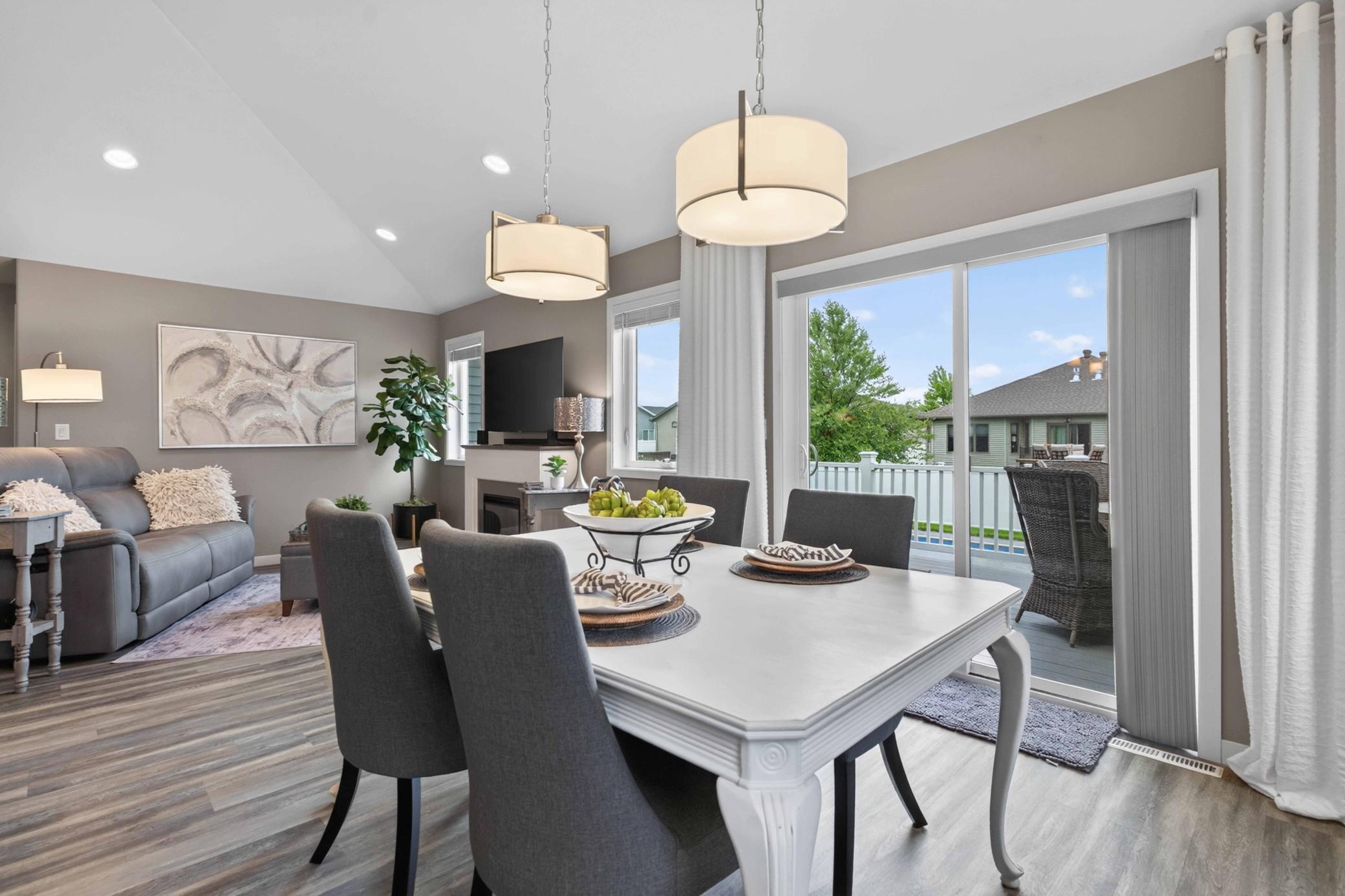 2626 6th St W WF-216.jpg