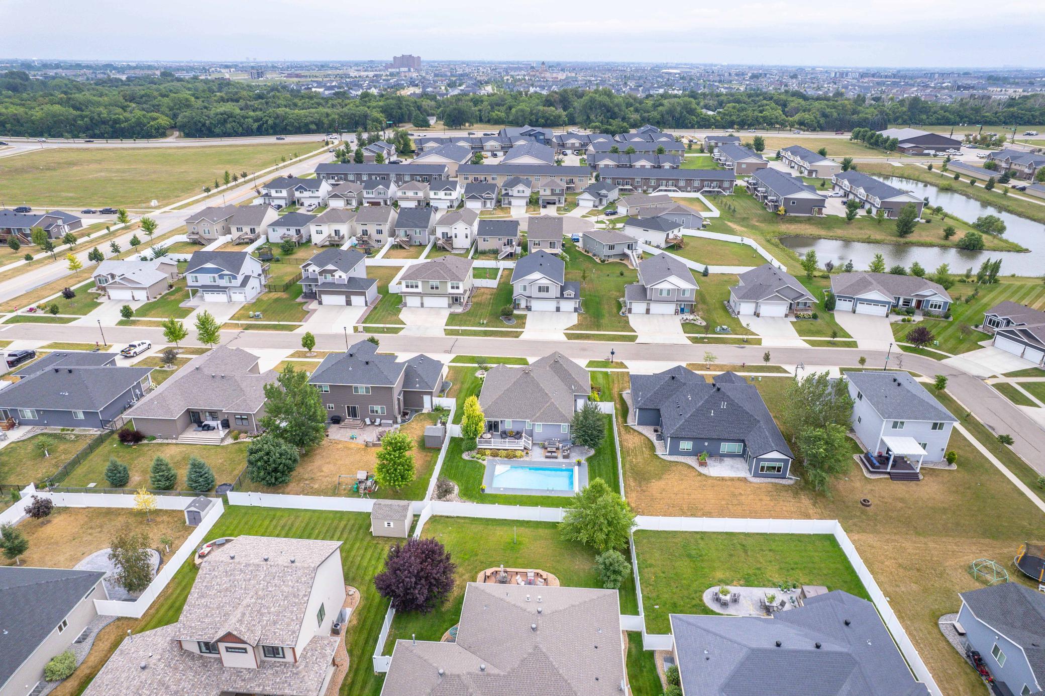 2626 6th St W WF-307.jpg