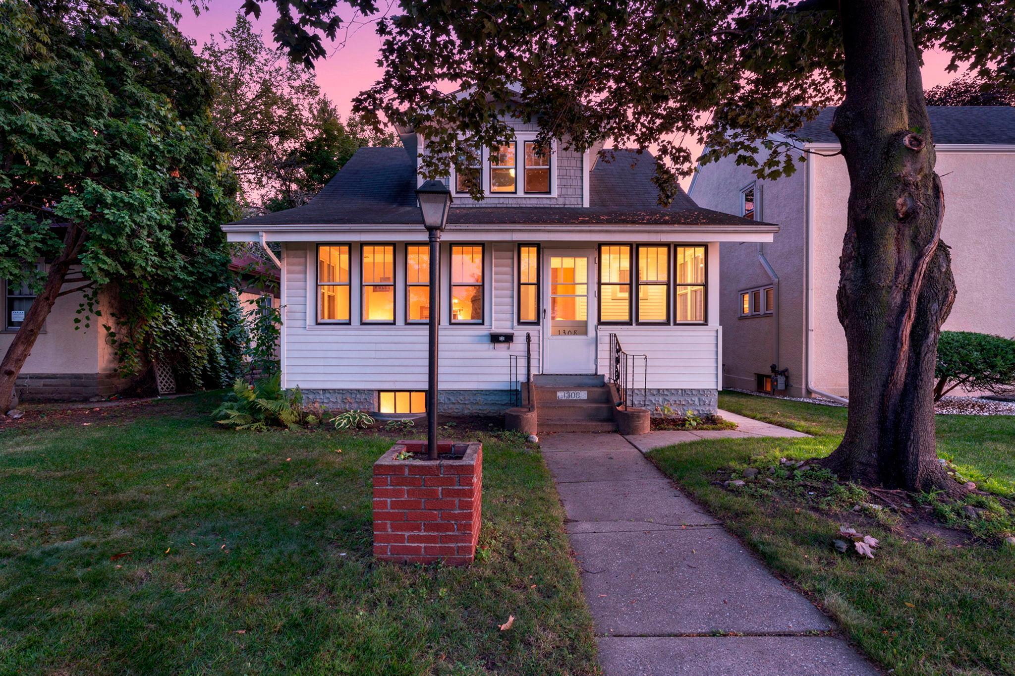 Classic craftsman charm with