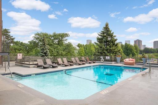 48 Groveland Terrace, B206, Minneapolis, MN 55403
