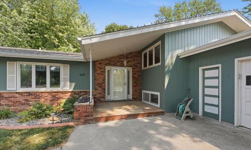 Covered, vaulted front entry