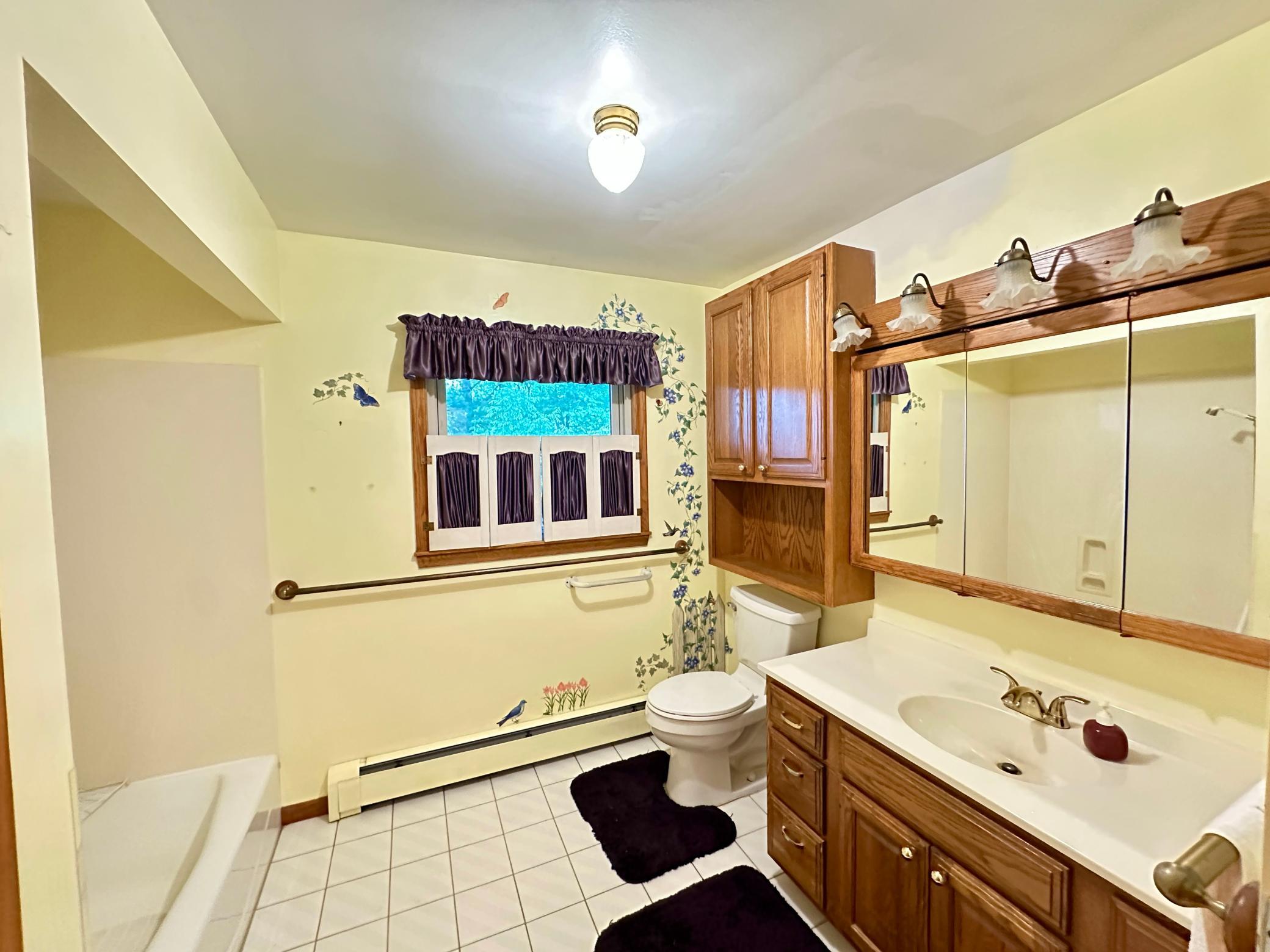 Main Floor Full Bath