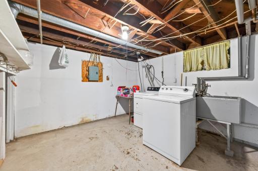 1461 7th Street W, Saint Paul, MN 55102