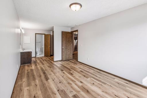 4009 Heritage Hills Drive, 207, Bloomington, MN 55437