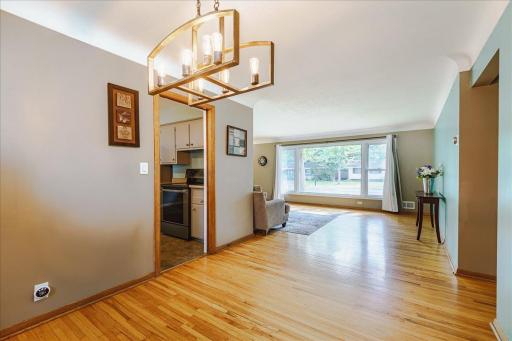 21-Dining Area.jpg