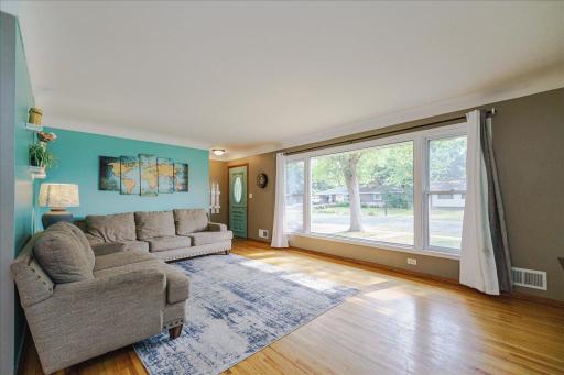 19-Living Room.jpg