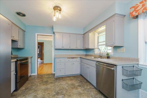 22-Kitchen.jpg