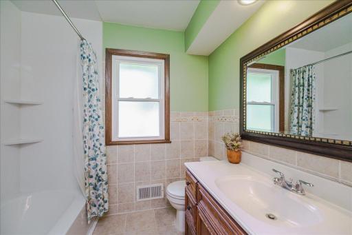 28-Bathroom.jpg