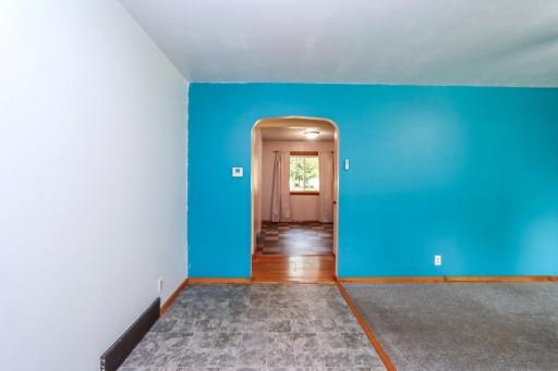 916 5th Street SW, Waseca, MN 56093