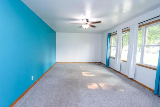 916 5th Street SW, Waseca, MN 56093