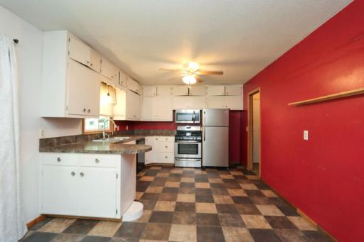 916 5th Street SW, Waseca, MN 56093