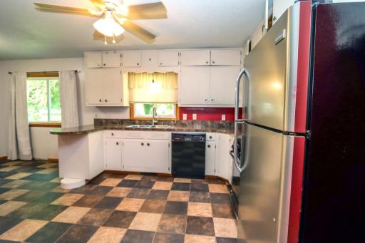 916 5th Street SW, Waseca, MN 56093