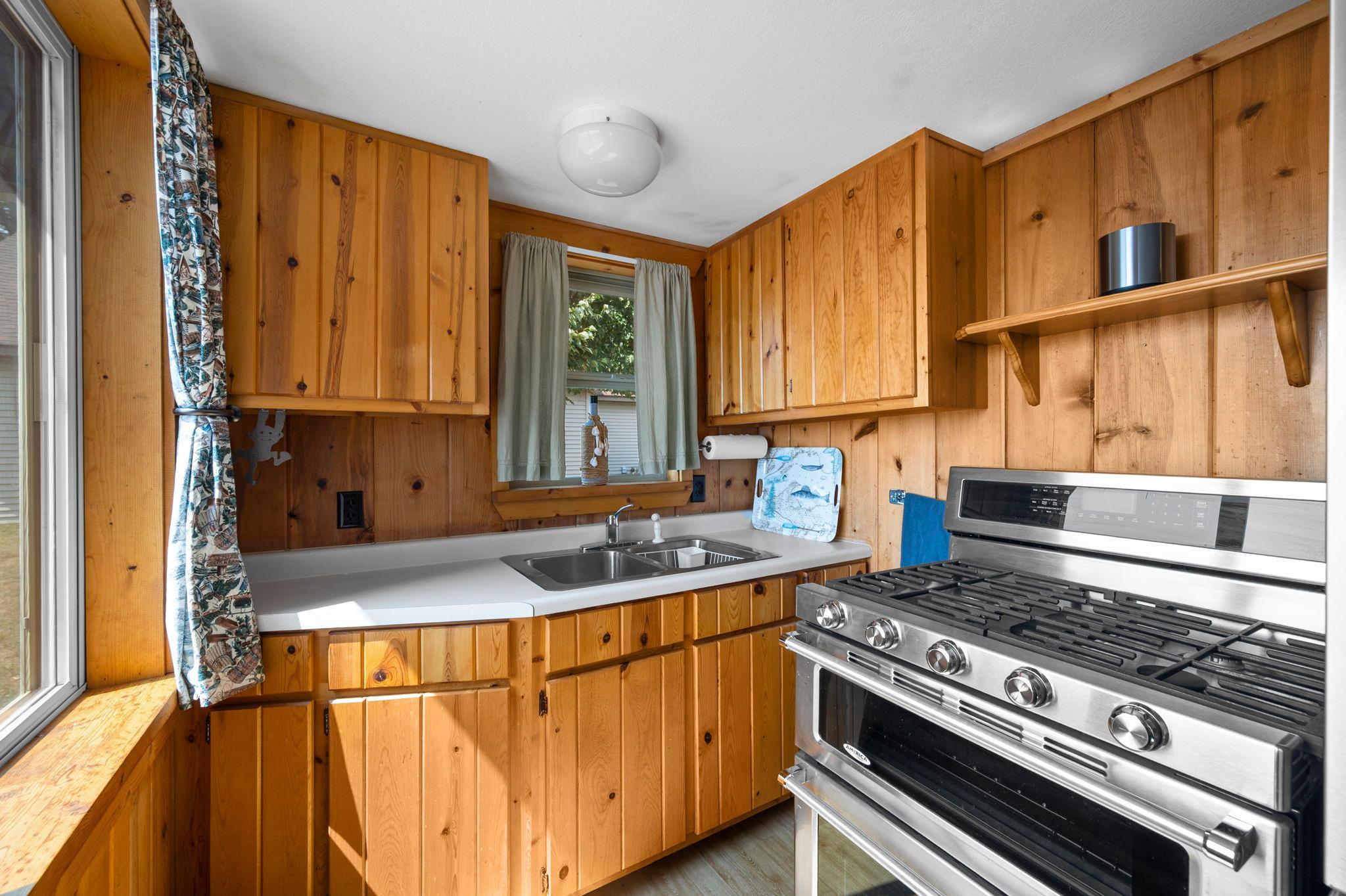 18-web-or-mls-27869 Kovarik Rd-40.jpg