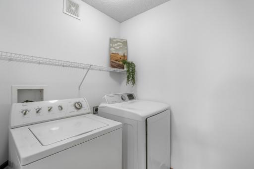 20336 Kensfield Trail, 1603, Lakeville, MN 55044