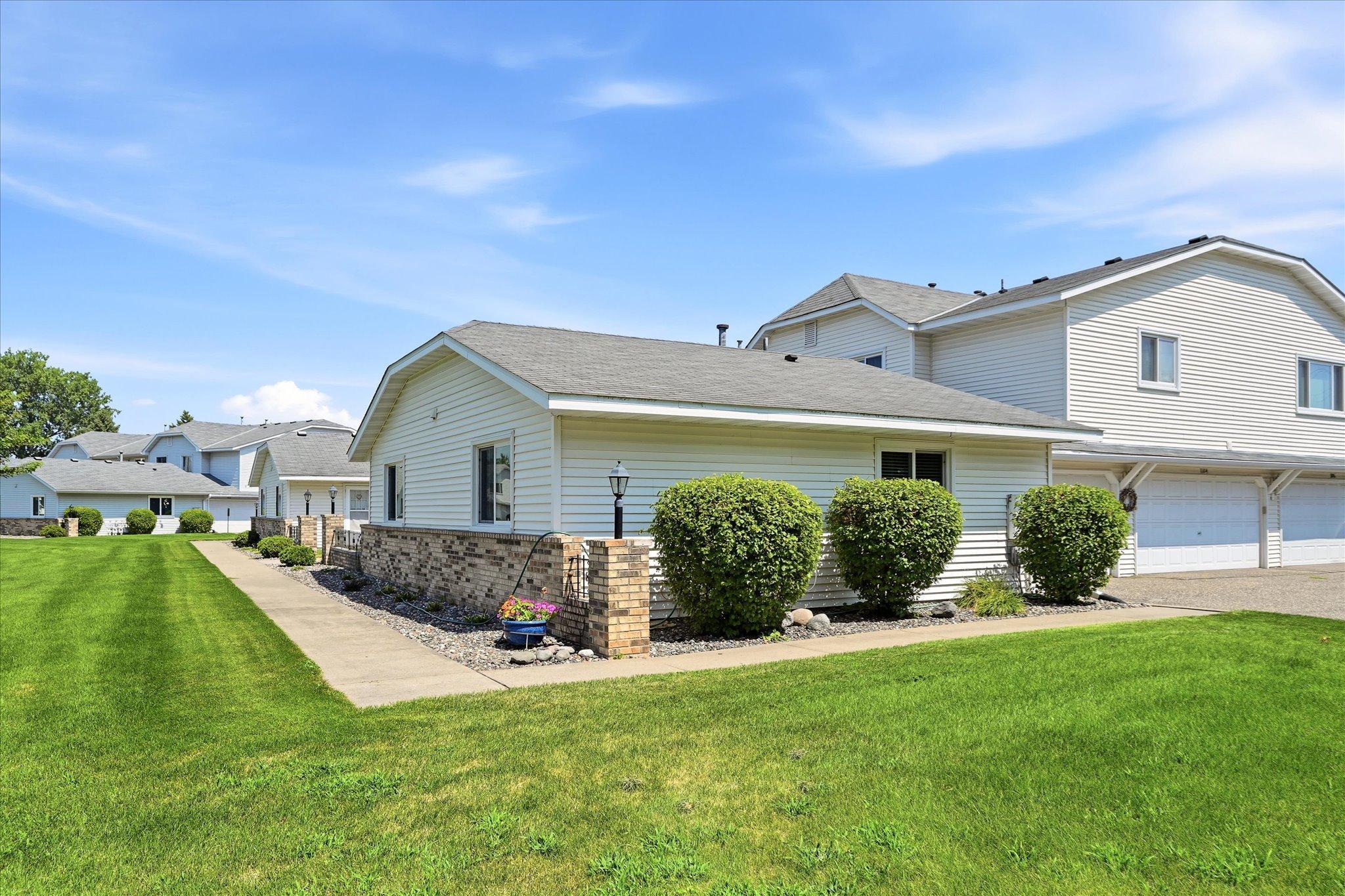 Lovely unit with no shared living walls. Connected only by the garage.