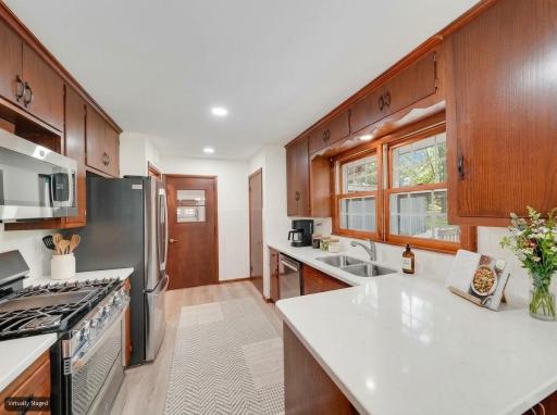 17435 30th Avenue N, Plymouth, MN 55447