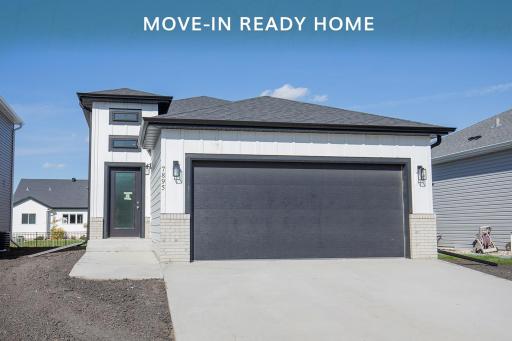 7895 Cottonwood Boulevard, Horace, ND 58047