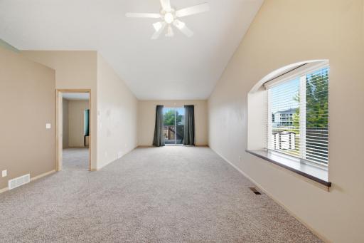 Bright & spacious Living Room