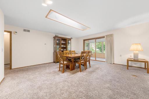 Flexible living and dining space
