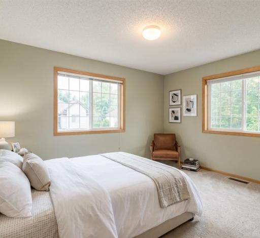 AI to Declutter Bedroom 2