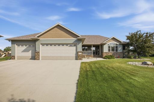 4219 50th Avenue S, Fargo, ND 58104