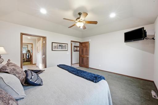 4219 50th Avenue S, Fargo, ND 58104