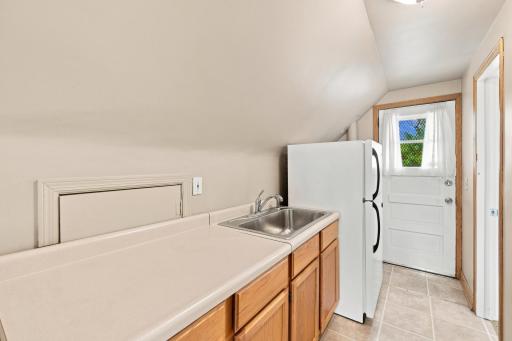 3740 bryant ave s_0236.jpg