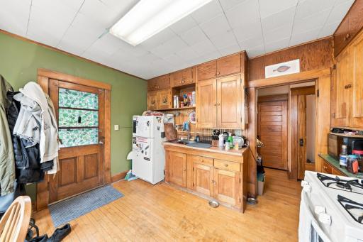 3740 bryant ave s_0146.jpg