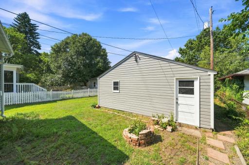 3740 bryant ave s_0266.jpg