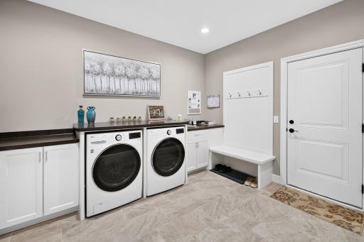 Mud room +++