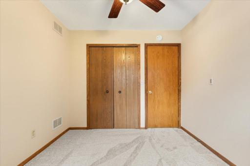566 Donegal Circle, Shoreview, MN 55126