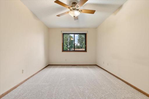 566 Donegal Circle, Shoreview, MN 55126