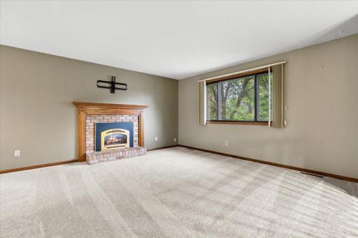 566 Donegal Circle, Shoreview, MN 55126