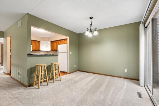566 Donegal Circle, Shoreview, MN 55126