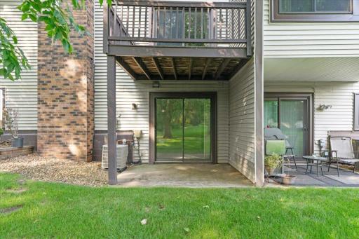 566 Donegal Circle, Shoreview, MN 55126