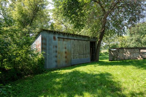 Lean-to Garage