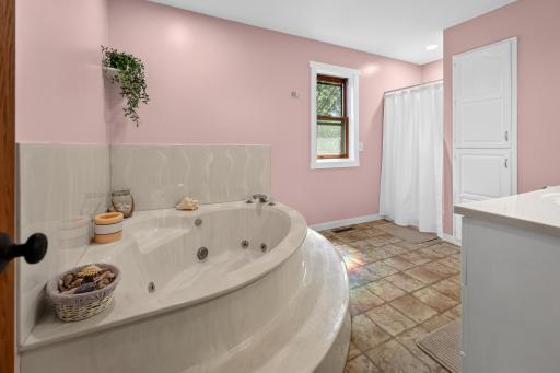 Upper Full Bathroom w/ Walk-in Shower