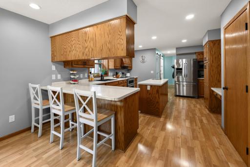Eat-in Kitchen Peninsula