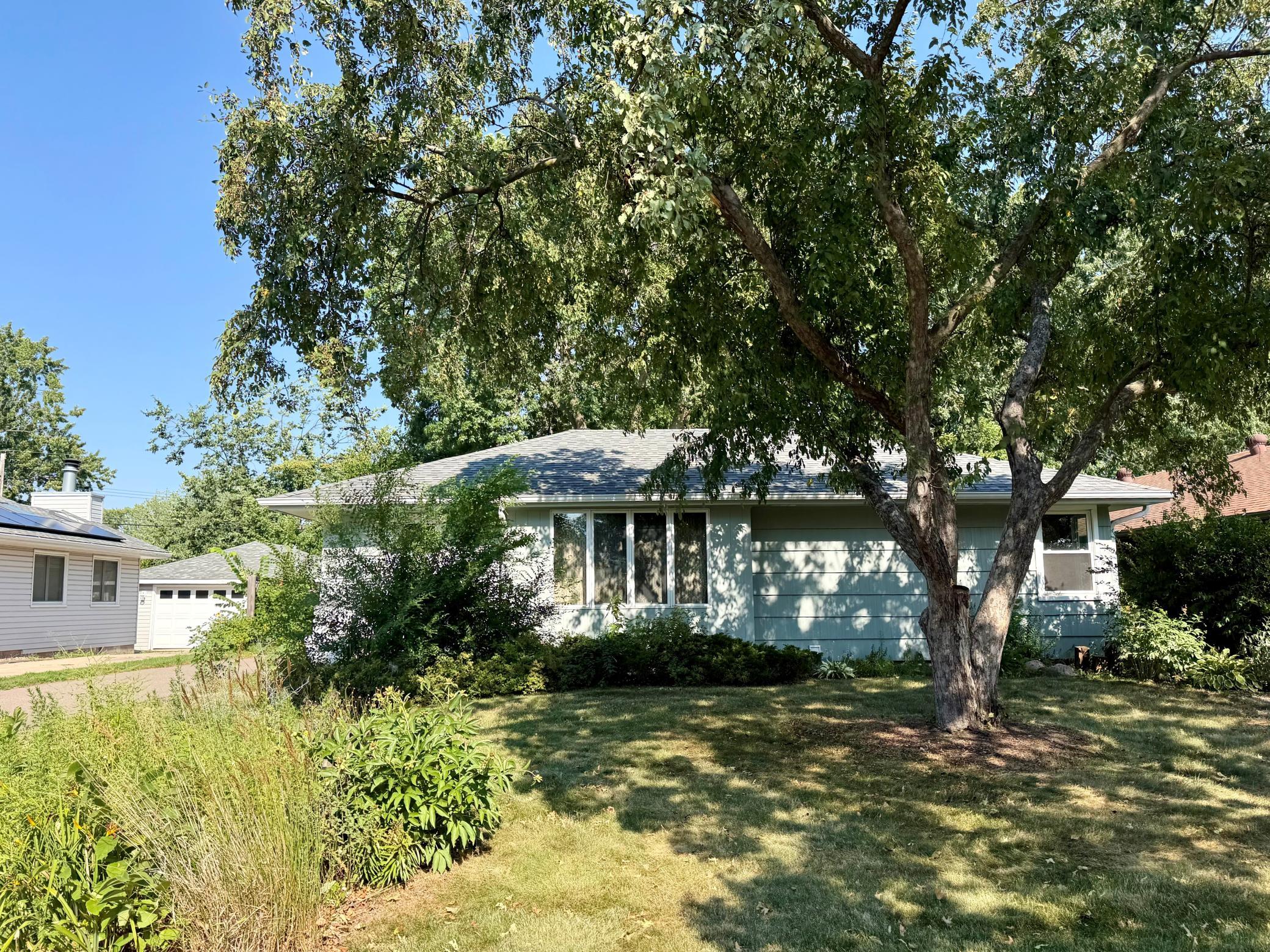 7117549