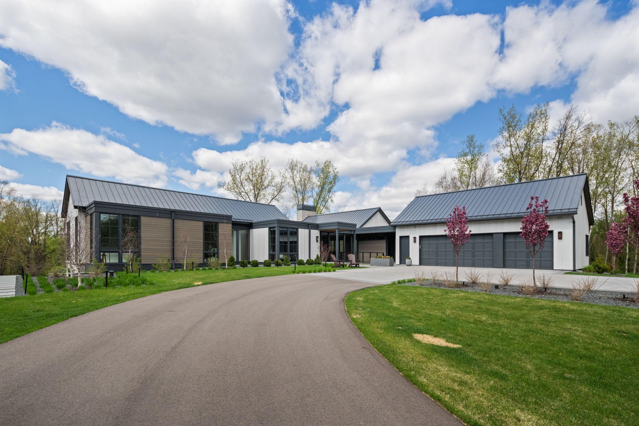 Property photo for 11 Salem Lane, Saint Paul, MN 55118