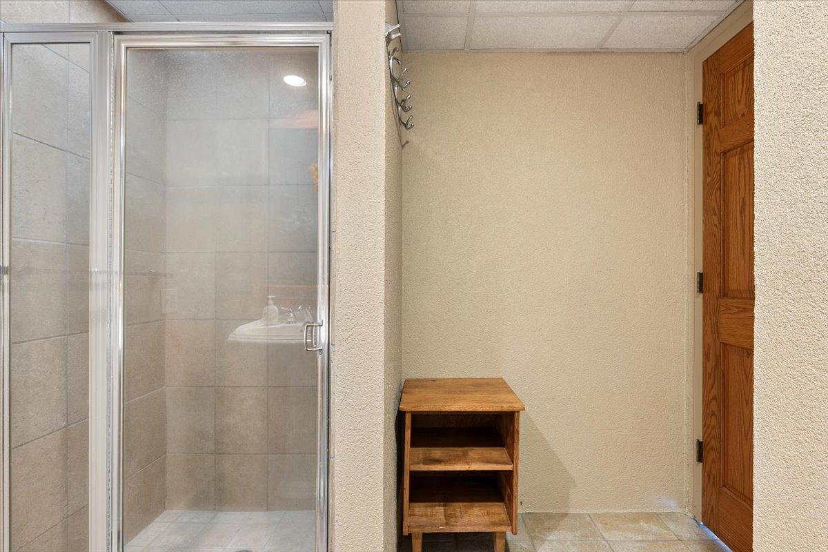 Lower Level 3/4 Bath