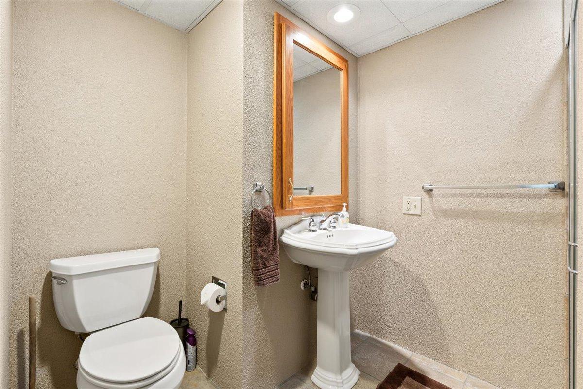 Lower Level 3/4 Bath