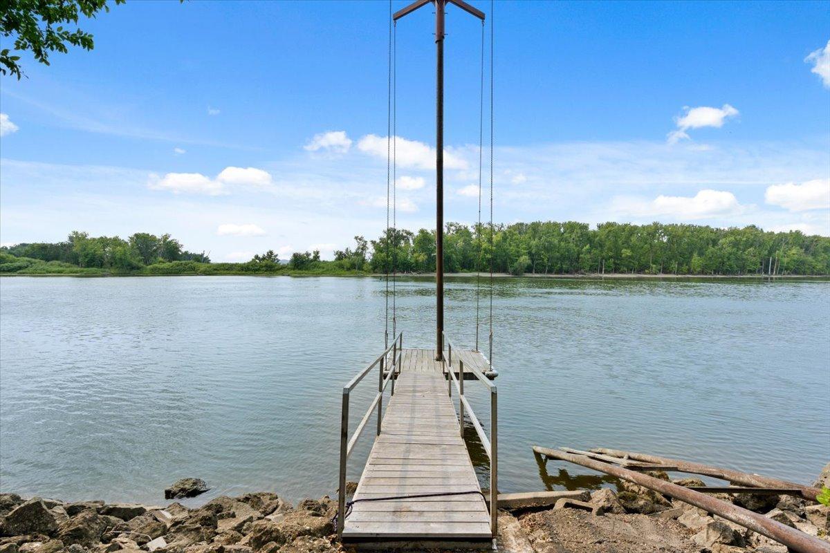Dock